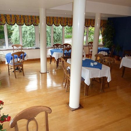 Annabella Lodge B&B Малоу Екстериор снимка